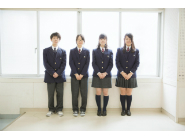 週5日制で制服着用。まずは身だしなみから！