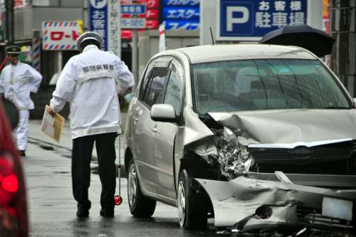 盗まれた車で事故を起こされた 盗難被害に遭った所有者の賠償責任は 保険スクエアbang 自動車保険