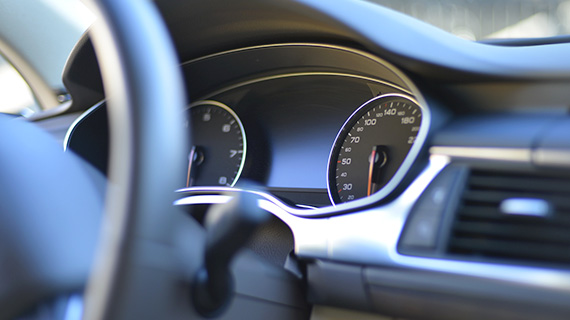 自動車保険の保険料は走行距離 年間走行距離 で変動する 無関係 保険会社による違い 正しい申告 測定方法を知る