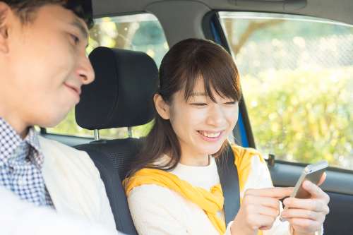 長距離ドライブがもっと楽しく もっと快適に 無料で使えるスマートフォンアプリ ズバット 車買取